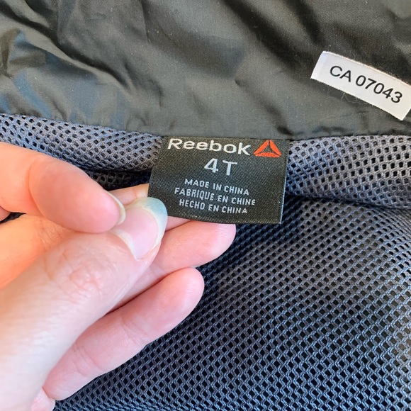 Reebok black and greyish wind breaker 4T - Picture 2 of 6